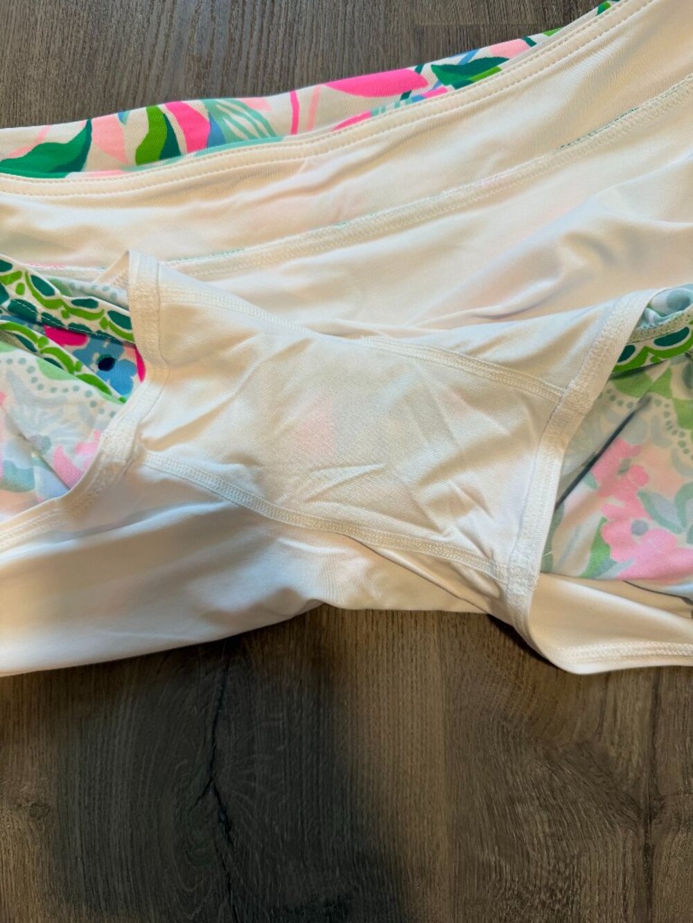 NWT/NWOT Lilly Pulitzer 4-Piece Set (Luxletic Skort Size M & Accessories) PWP - Picture 5 of 12